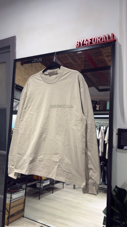 Essentials Remera Essentials Manga larga beige — Remeras