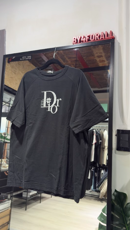 Dior Remera Dior bordada negra — Remeras